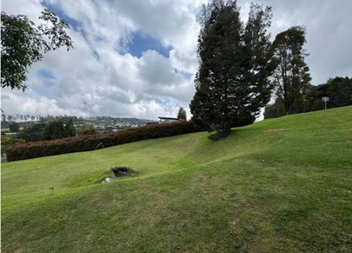 Lote en venta en Las Palmas, Envigado, 1935 m² · foto 3 de 5