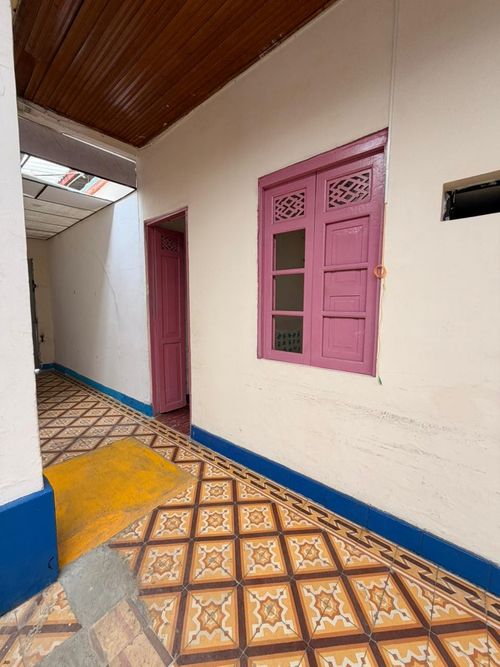 Casa de 10 alcobas en venta en La Pola, Ibagué, 675 m² · foto 8 de 17