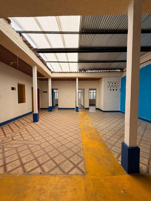 Casa de 10 alcobas en venta en La Pola, Ibagué, 675 m² · foto 16 de 17