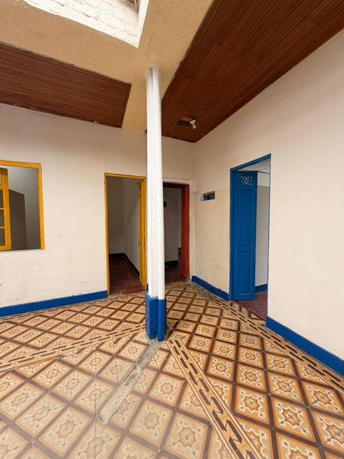 Casa de 10 alcobas en venta en La Pola, Ibagué, 675 m² · foto 5 de 17