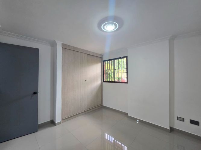 Apartamento de 3 alcobas en venta en Belén, Medellín, 76 m² · foto 9 de 17