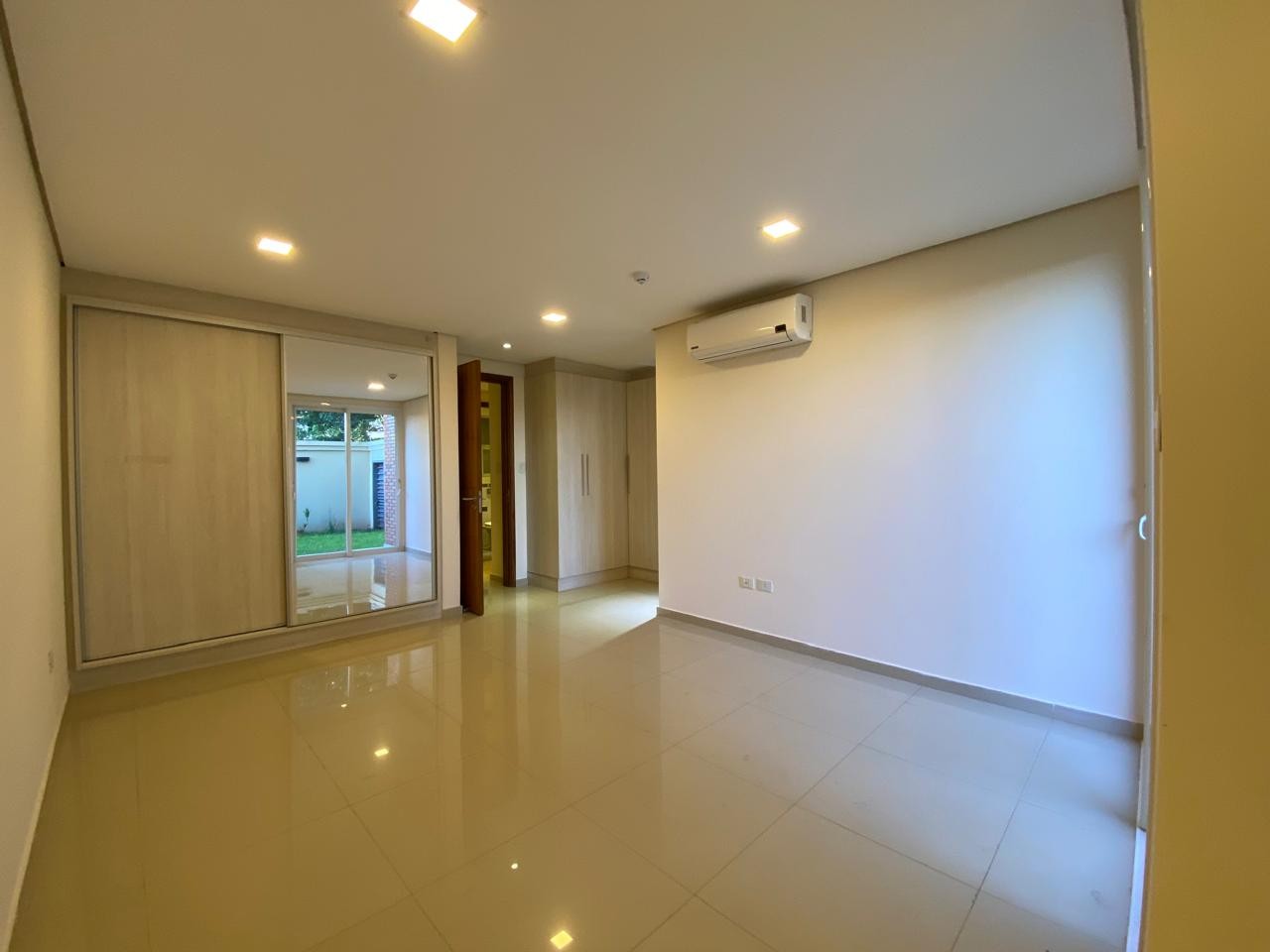 Alquiler Amplio departamento de 3 habitaciones en Barrio Herrera — foto 3