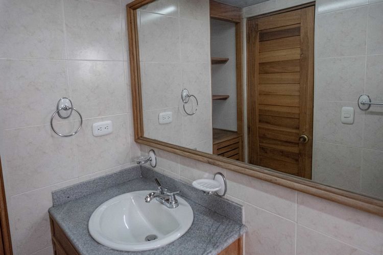 Apartamento de 2 alcobas en venta en Cedro Golf, Bogotá, 74 m² · foto 9 de 15
