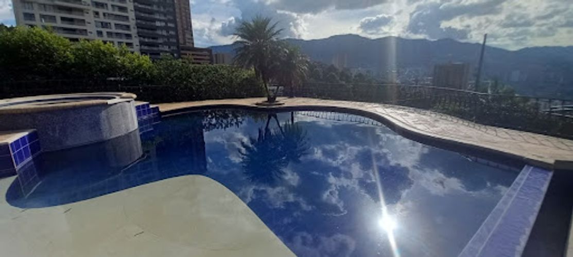 Casa de 5 alcobas en venta en Las Lomitas, Sabaneta, 614 m² · foto 6 de 24
