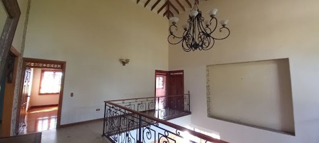 Casa de 5 alcobas en venta en Las Lomitas, Sabaneta, 614 m² · foto 18 de 24