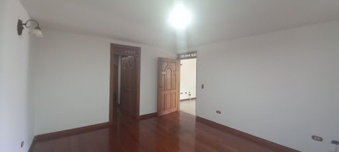 Casa de 5 alcobas en venta en Las Lomitas, Sabaneta, 614 m² · foto 19 de 24