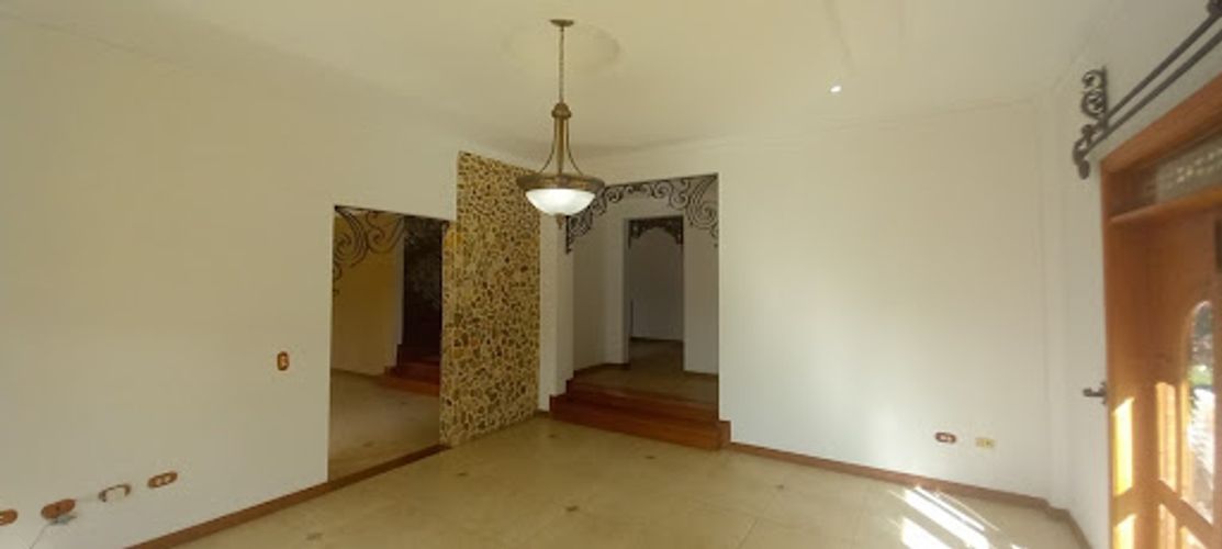 Casa de 5 alcobas en venta en Las Lomitas, Sabaneta, 614 m² · foto 21 de 24