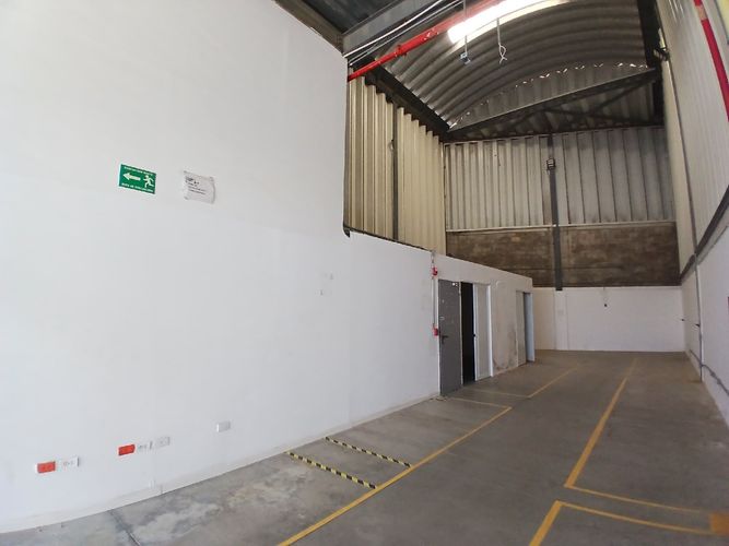 Bodega en arriendo en La Paz, Barranquilla, 300 m² · foto 2 de 10