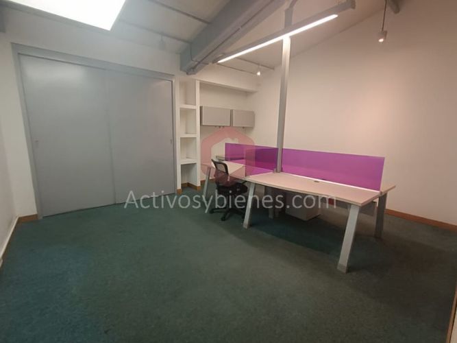 Bodega en arriendo en Laureles, Medellín, 1000 m² · foto 18 de 22