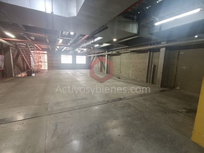Bodega en arriendo en Laureles, Medellín, 1000 m² · foto 19 de 22
