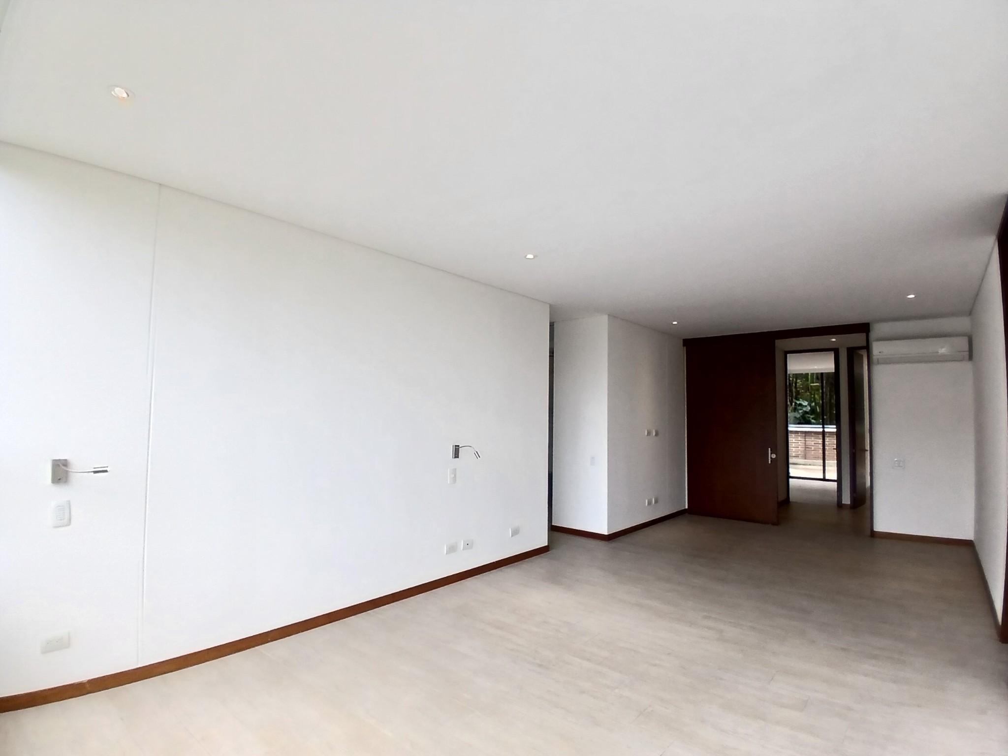 Apartamento en arriendo en El Poblado, Medellín · foto 2 de 19