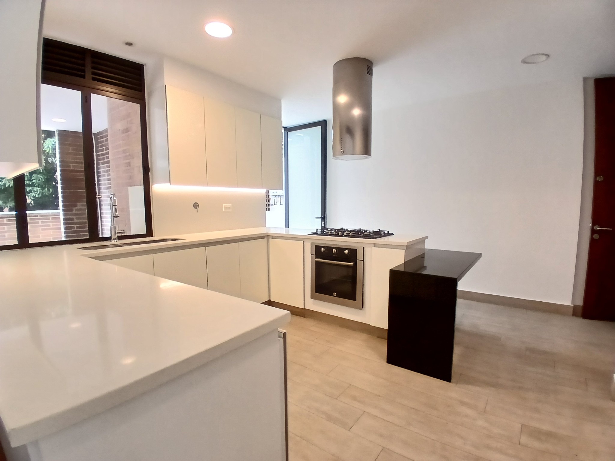 Apartamento en arriendo en El Poblado, Medellín · foto 5 de 19