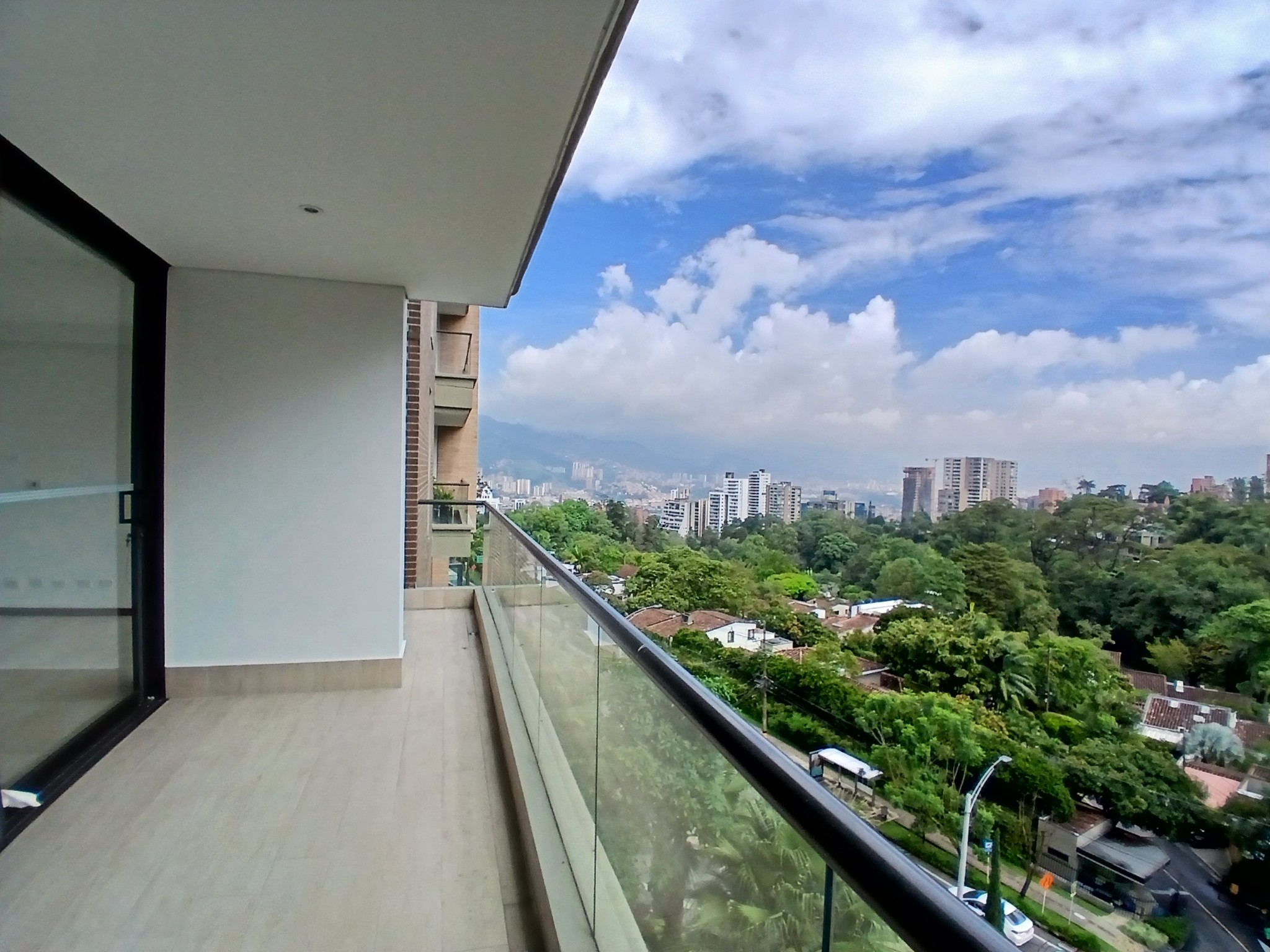 Apartamento en arriendo en El Poblado, Medellín · foto 7 de 19