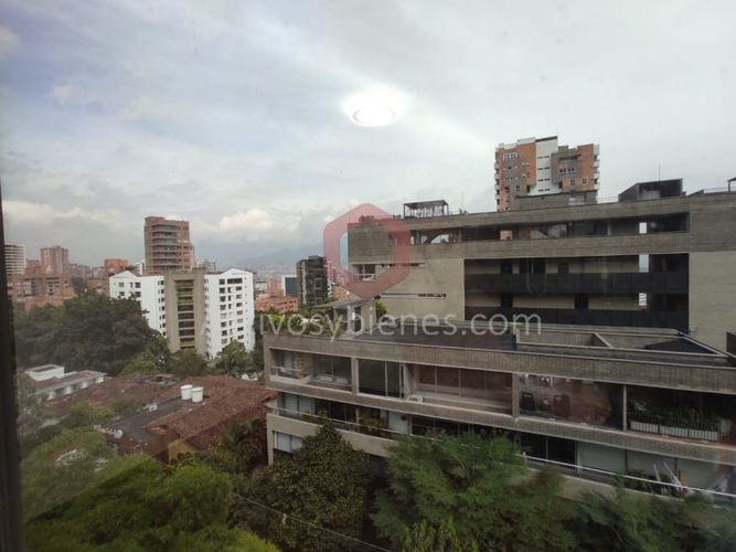 Apartamento de 3 alcobas en arriendo en Los Naranjos, Medellín, 150 m² · foto 7 de 19