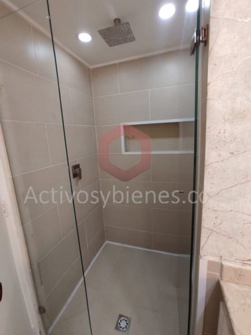 Apartamento de 3 alcobas en arriendo en Los Naranjos, Medellín, 150 m² · foto 9 de 19