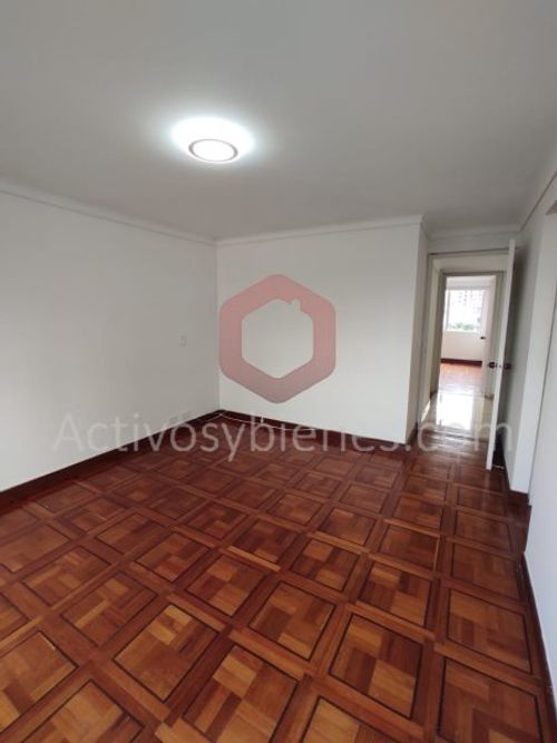 Apartamento de 3 alcobas en arriendo en Los Naranjos, Medellín, 150 m² · foto 12 de 19
