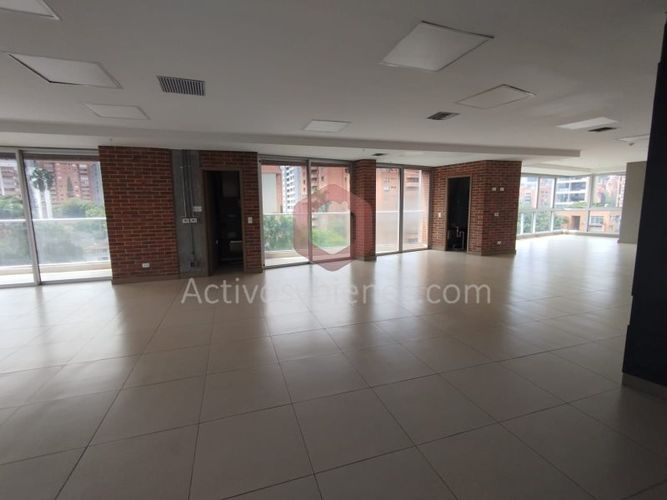 Oficina en arriendo en Milla De Oro, Medellín, 300 m² · foto 7 de 18
