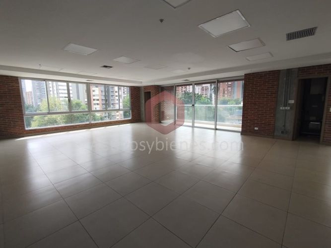 Oficina en arriendo en Milla De Oro, Medellín, 300 m² · foto 8 de 18