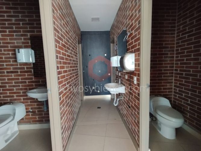 Oficina en arriendo en Milla De Oro, Medellín, 300 m² · foto 13 de 18