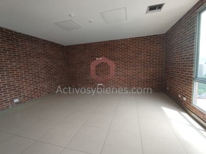Oficina en arriendo en Milla De Oro, Medellín, 300 m² · foto 17 de 18