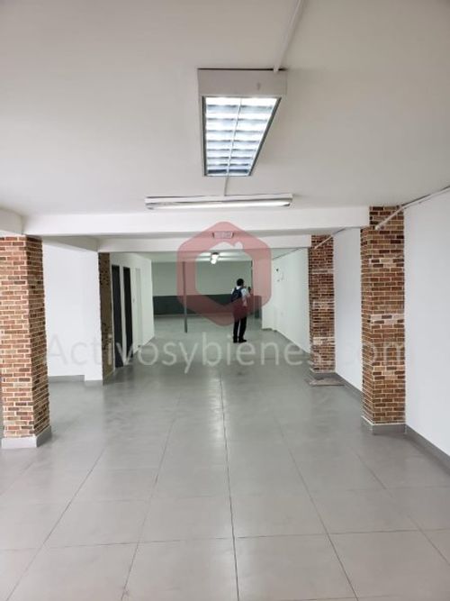 Local en arriendo en Cristo Rey, Medellín, 200 m² · foto 5 de 9