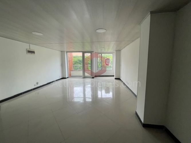 Oficina en arriendo en La Castellana, Medellín, 75 m² · foto 3 de 8
