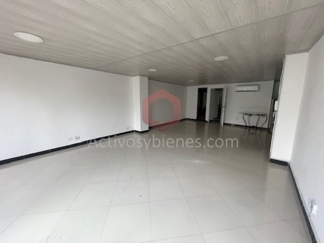 Oficina en arriendo en La Castellana, Medellín, 75 m² · foto 5 de 8