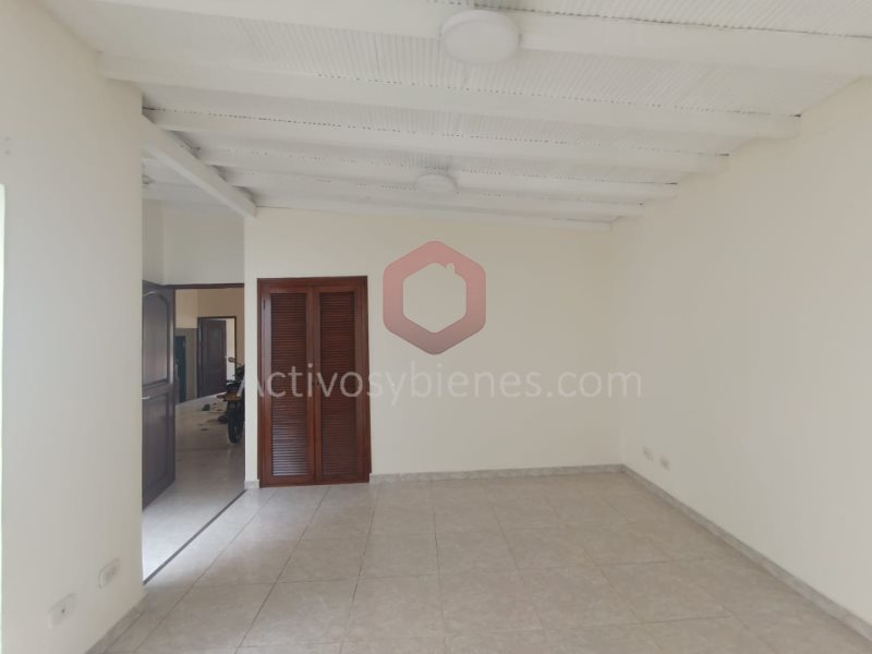 Casa en arriendo en La Castellana, Medellín · foto 3 de 15