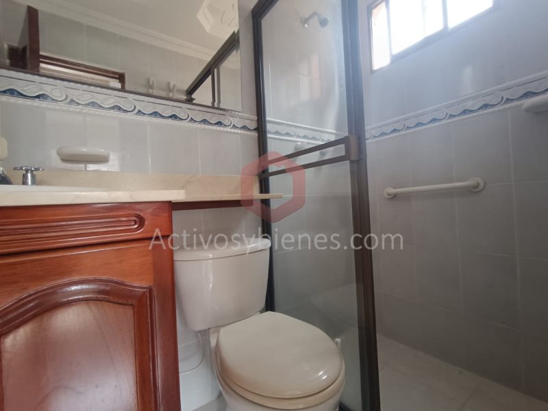 Casa en arriendo en La Castellana, Medellín · foto 10 de 15