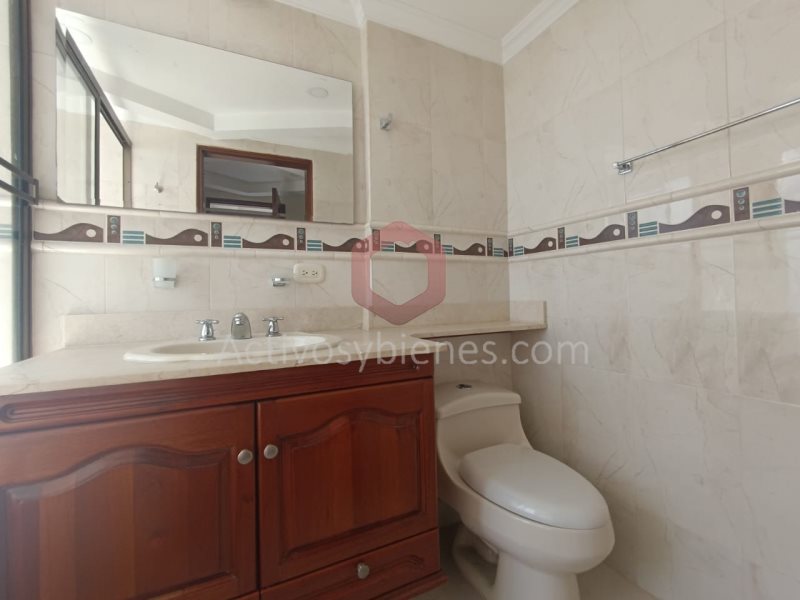 Casa en arriendo en La Castellana, Medellín · foto 12 de 15