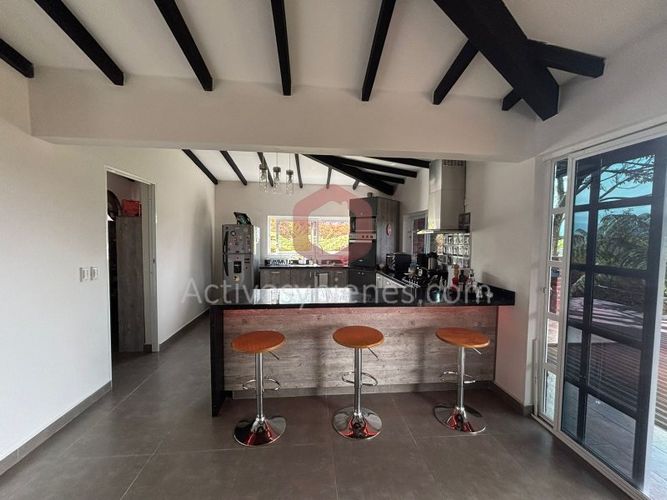 Casa de 4 alcobas en arriendo en Guarne, 1500 m² · foto 2 de 24