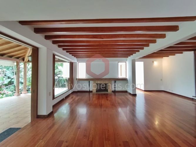 Casa de 4 alcobas en venta en Loma De Las Brujas, Envigado, 1600 m² · foto 9 de 24