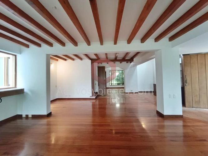 Casa de 4 alcobas en venta en Loma De Las Brujas, Envigado, 1600 m² · foto 12 de 24