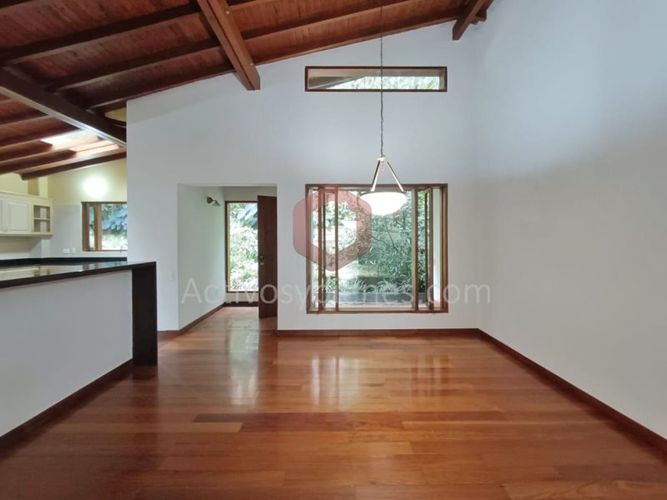 Casa de 4 alcobas en venta en Loma De Las Brujas, Envigado, 1600 m² · foto 13 de 24