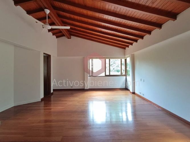 Casa de 4 alcobas en venta en Loma De Las Brujas, Envigado, 1600 m² · foto 18 de 24
