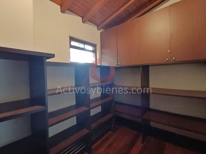 Casa de 4 alcobas en venta en Loma De Las Brujas, Envigado, 1600 m² · foto 20 de 24