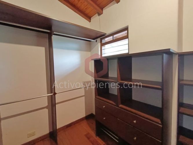 Casa de 4 alcobas en venta en Loma De Las Brujas, Envigado, 1600 m² · foto 23 de 24