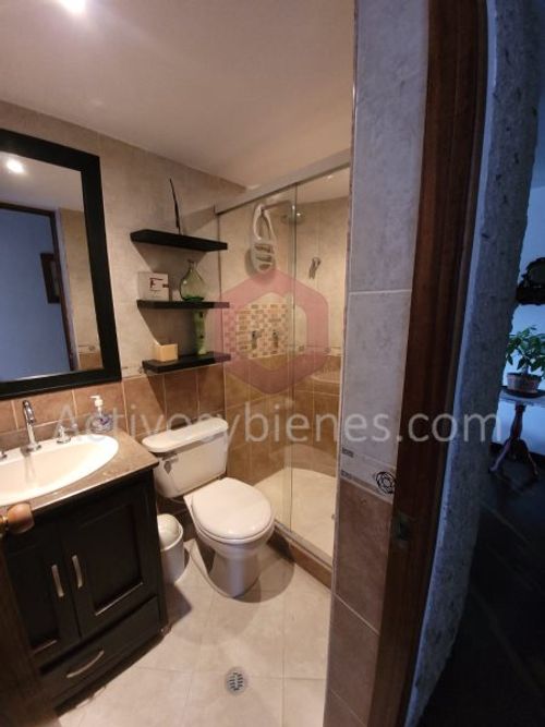 Apartamento de 3 alcobas en venta en Loma De Los Bernal, Medellín, 100 m² · foto 11 de 16