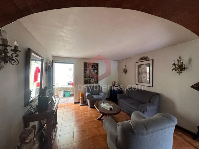 Apartamento de 5 alcobas en venta en La Gloria, Medellín, 200 m² · foto 2 de 24