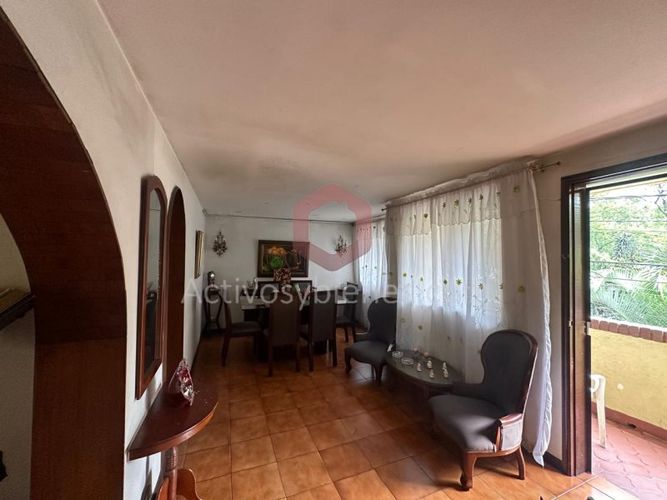 Apartamento de 5 alcobas en venta en La Gloria, Medellín, 200 m² · foto 3 de 24