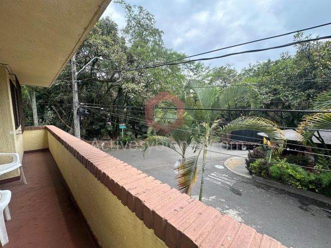 Apartamento de 5 alcobas en venta en La Gloria, Medellín, 200 m² · foto 17 de 24
