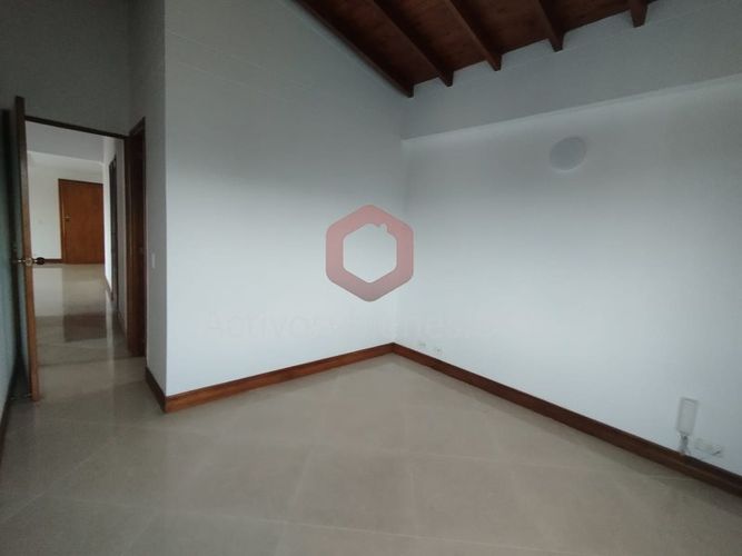 Apartamento de 3 alcobas en arriendo en La Abadia, Sabaneta, 103 m² · foto 13 de 19