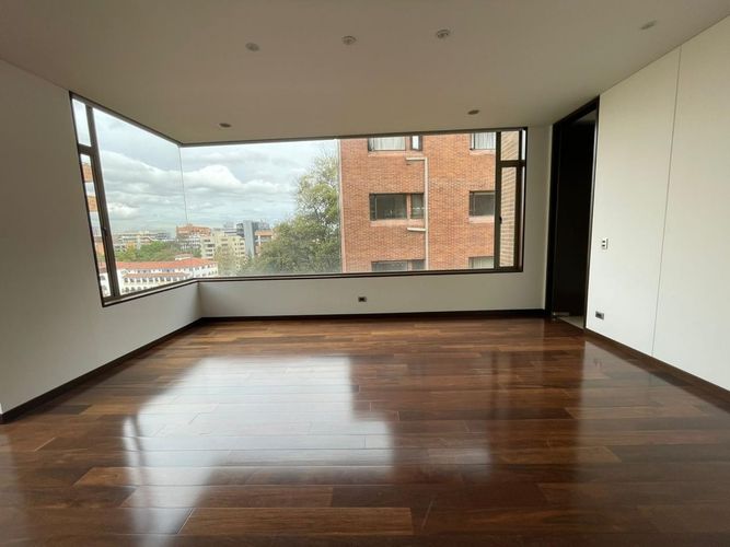 Apartamento de 4 alcobas en venta en La Cabrera, Bogotá, 391 m² · foto 4 de 23