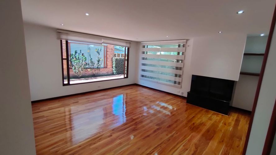Casa de 4 alcobas en venta en San Jose De Bavaria, Bogotá, 550 m² · foto 6 de 19