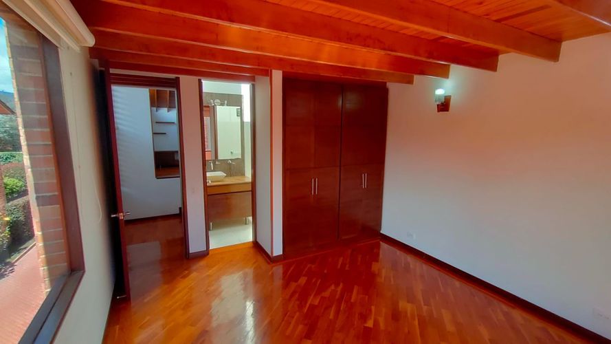 Casa de 4 alcobas en venta en San Jose De Bavaria, Bogotá, 550 m² · foto 9 de 19