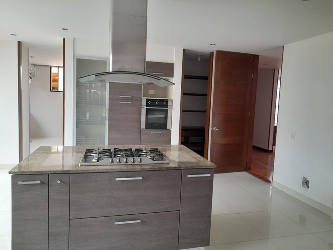 Casa de 4 alcobas en venta en San Jose De Bavaria, Bogotá, 550 m² · foto 15 de 19