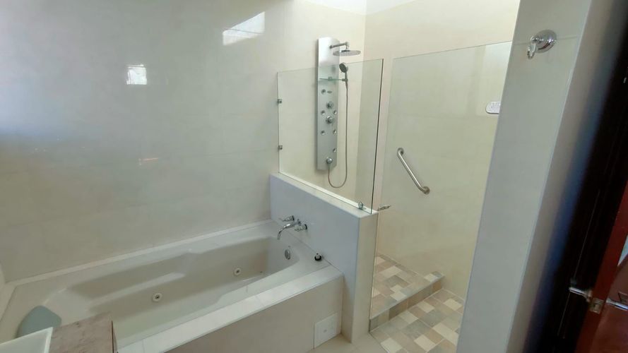 Casa de 4 alcobas en venta en San Jose De Bavaria, Bogotá, 550 m² · foto 17 de 19