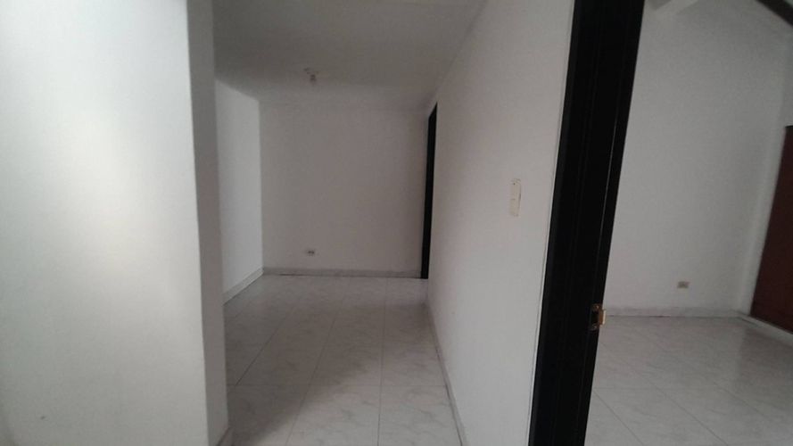 Apartamento de 6 alcobas en venta en La Flora, Cali, 308 m² · foto 9 de 24