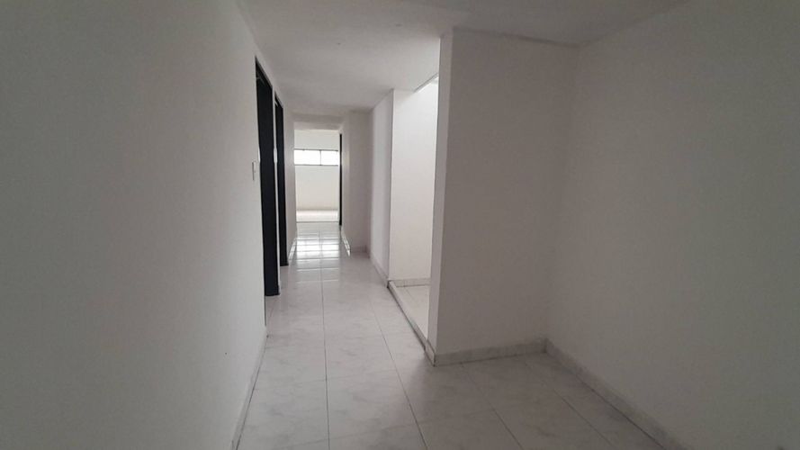Apartamento de 6 alcobas en venta en La Flora, Cali, 308 m² · foto 14 de 24
