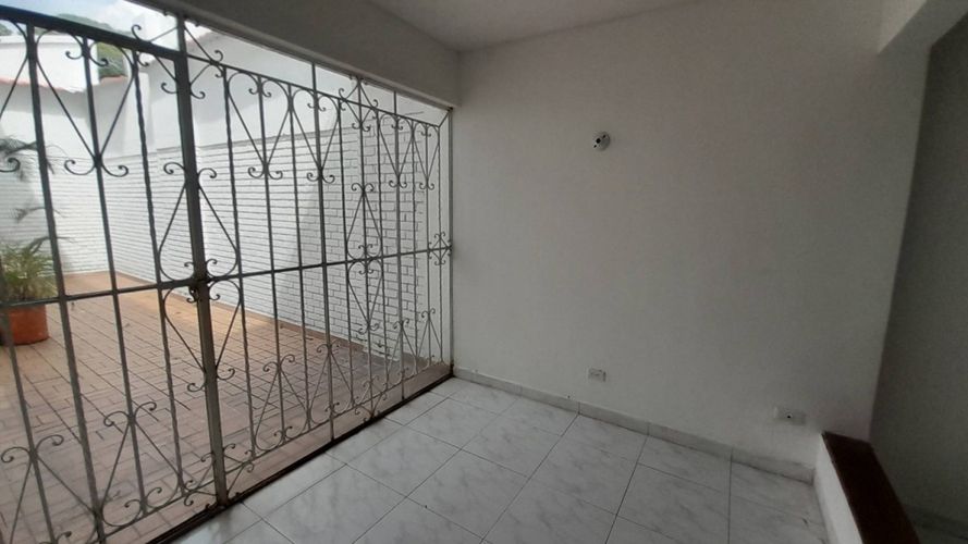Apartamento de 6 alcobas en venta en La Flora, Cali, 308 m² · foto 16 de 24